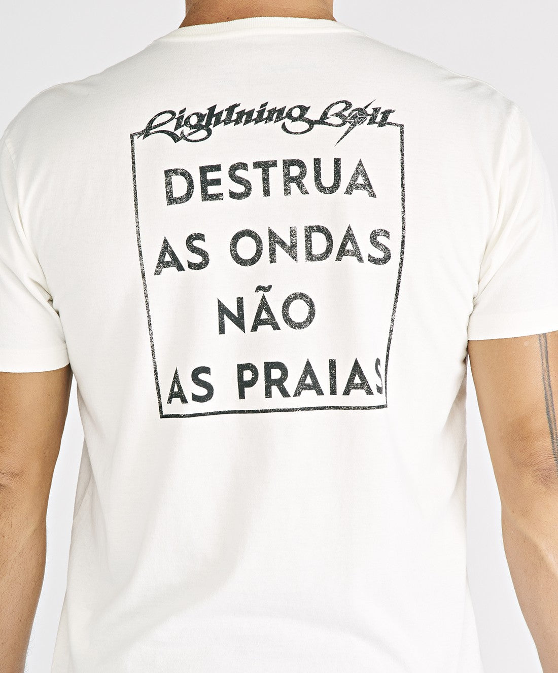 CAMISETA ESTONADA DESTRUA AS ONDAS