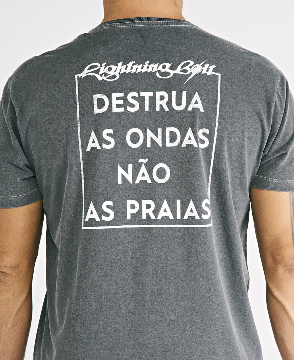 Camiseta Estonada Destrua As Ondas - Cinza