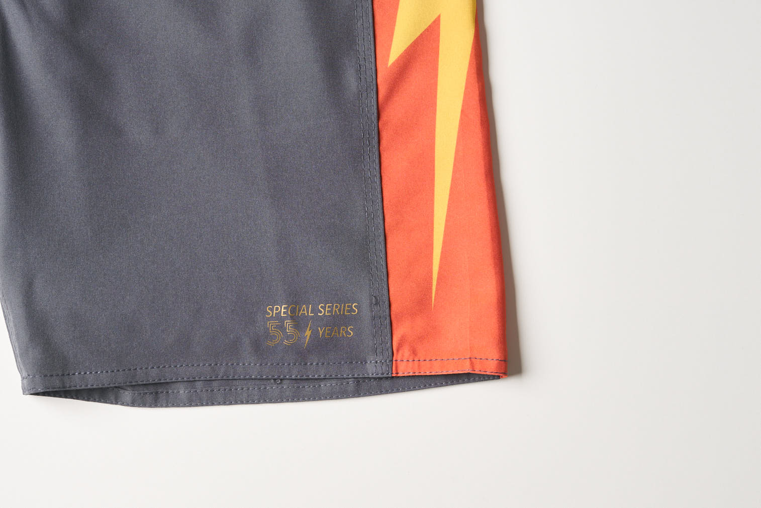 Bermuda de surf 17" Old Days 55 anos - Chumbo