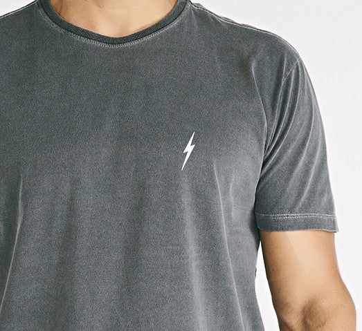 CAMISETA ESTONADA DESTRUA AS ONDAS
