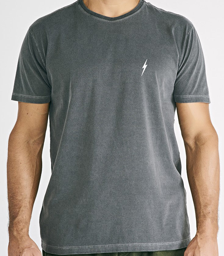 CAMISETA ESTONADA DESTRUA AS ONDAS